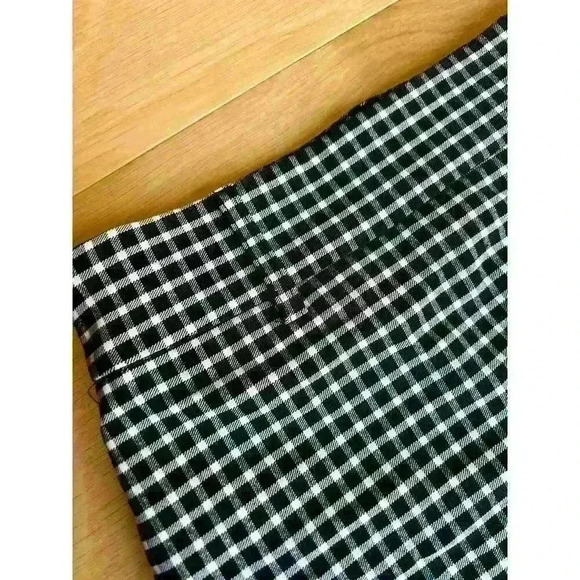Forever 21 Checkered Mini Skirt Size Small - Picture 3 of 6